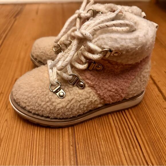 Cat & Jack Sherpa Reed Combat boots beige pink SIZE 7 - Picture 2 of 6